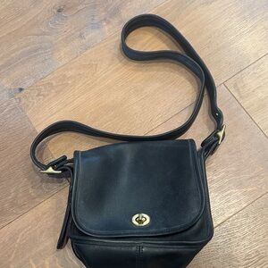 Vintage Coach Black Leather Shoulder Bag